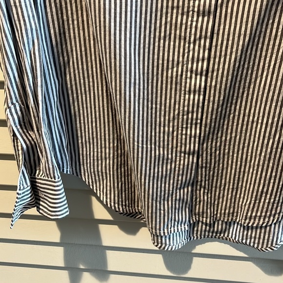 RAILS. Grey and white button down with pearls. Size xs. Worn once - Picture 5 of 6